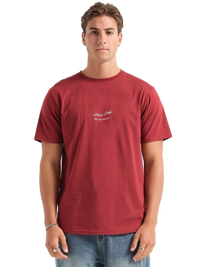 Signature T-shirt in Burgundy image 1