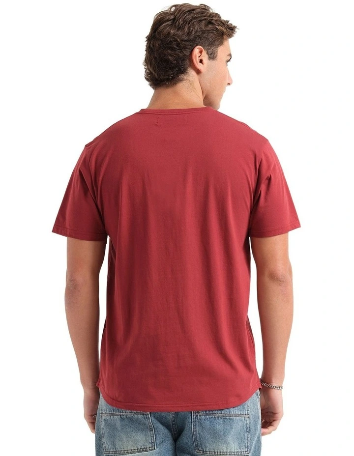 Signature T-shirt in Burgundy image 2