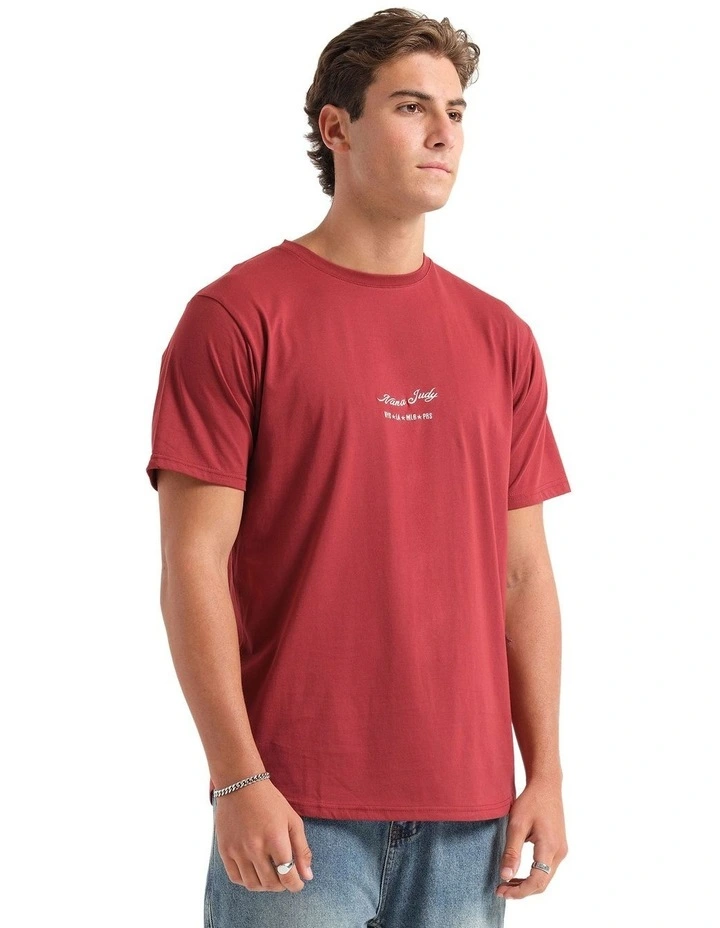 Signature T-shirt in Burgundy image 4
