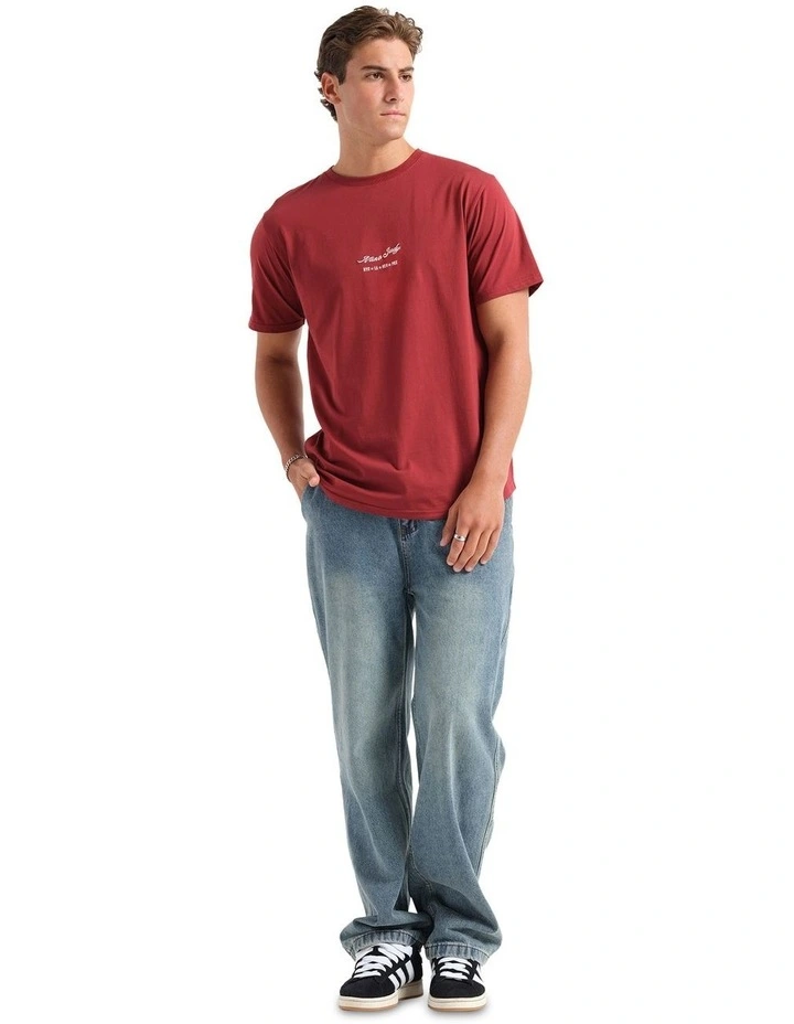 Signature T-shirt in Burgundy image 6