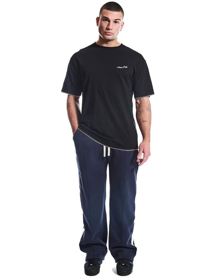 Lakeview T-shirt in Black image 6