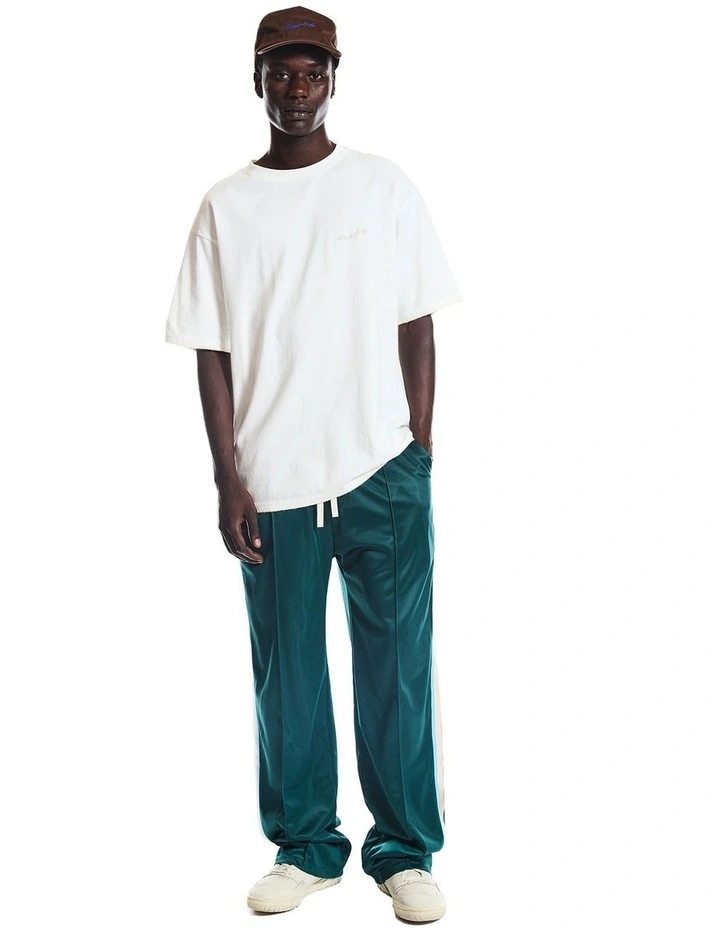 Lakeview T-shirt in Off White image 4