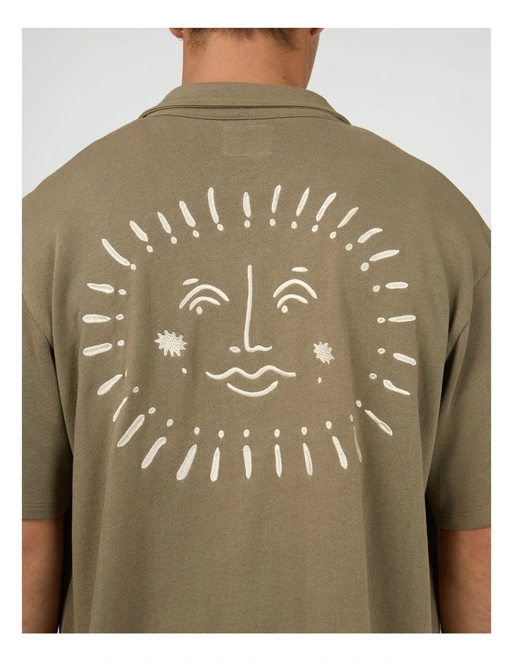Rays Short Sleeve Shirt in Oilve image 3