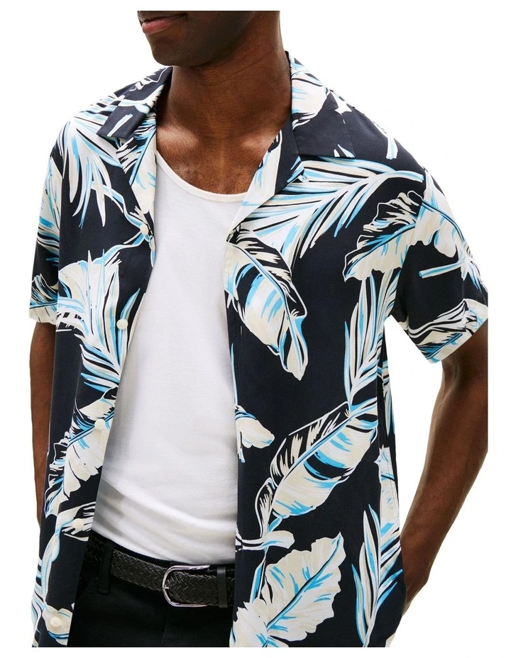 Lightweight Regular Fit Tropical Short Sleeve Shirt in Black image 3