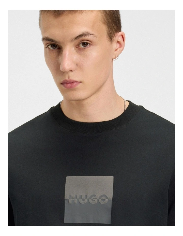 Dusplit T-shirt in Black image 3