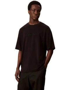 Relaxed Fashion Logo Tee in Black