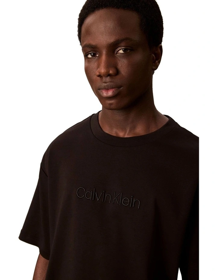 Relaxed Fashion Logo Tee in Black image 4