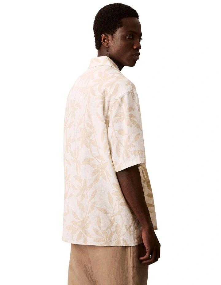 Camp Collar Aop Linen Relaxed Short Sleeve Shirt in Pistachio Shell image 2