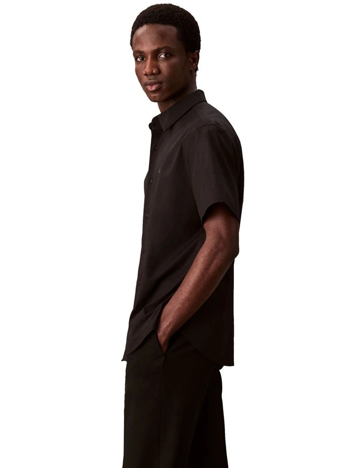 Solid Stretch Classic Short Sleeve Shirt in Black image 3