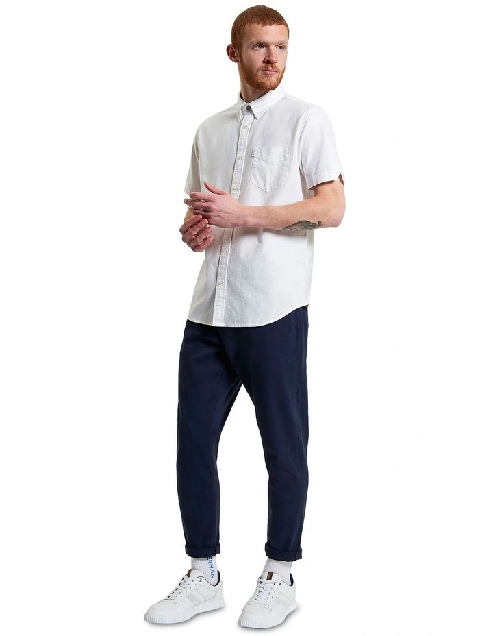 Signature Oxford Short Sleeve Shirt in White image 3