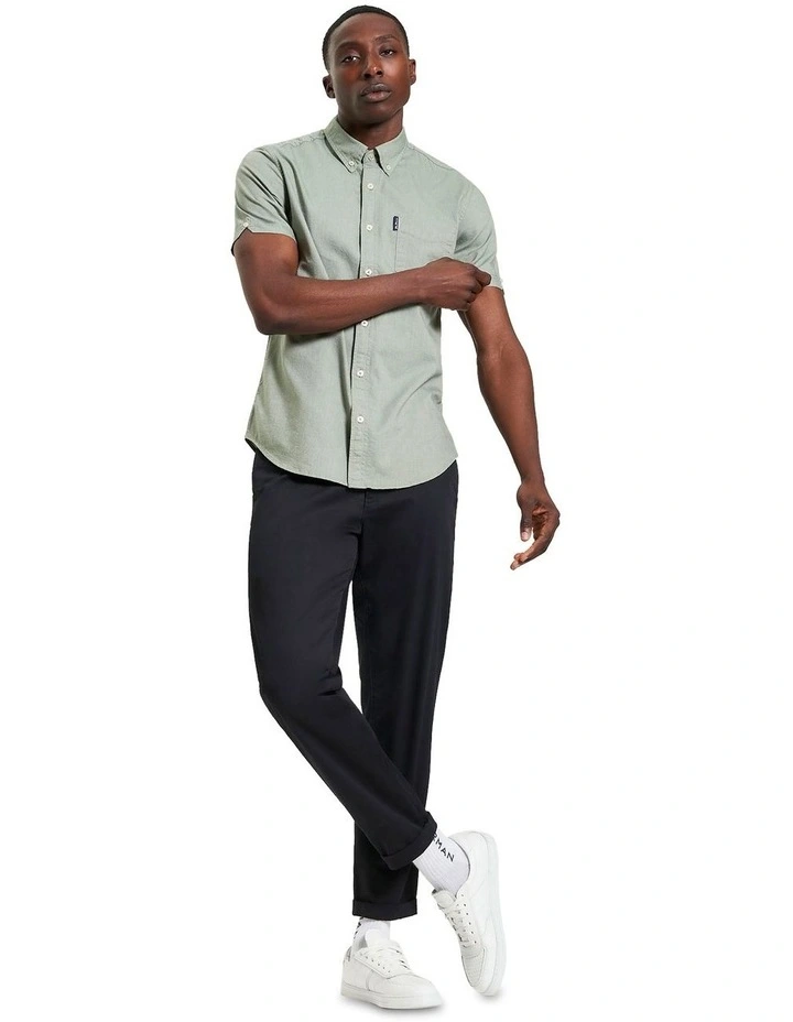 Signature Oxford Short Sleeve Shirt in Pale Khaki image 3
