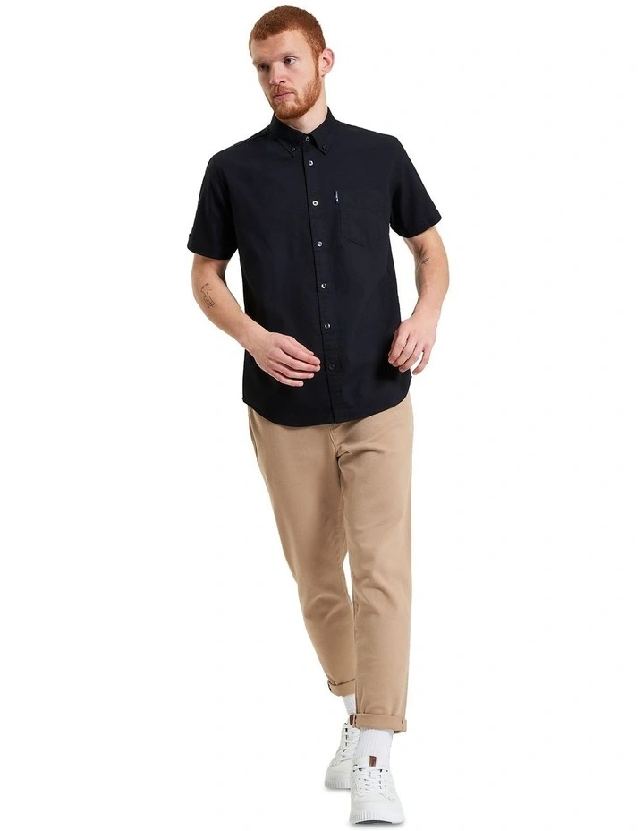 Signature Oxford Short Sleeve Shirt in Black image 3