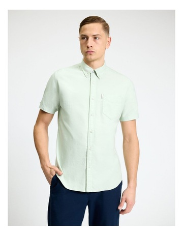 Pistachio colour
