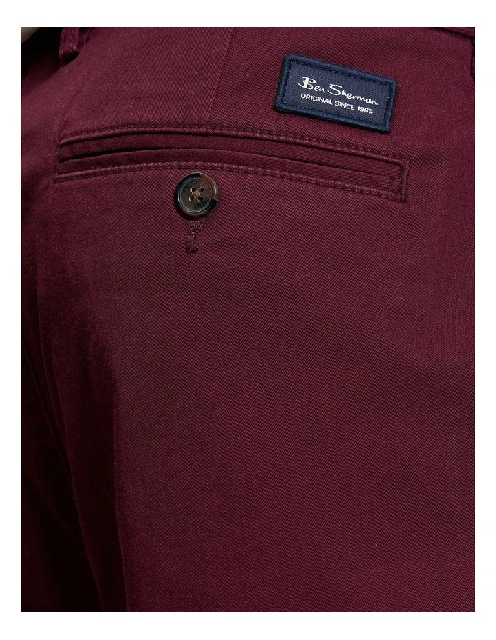 Signature Slim Stretch Chino Pant in Dark Wine image 4