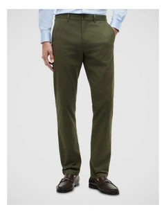 1985 Collection Denton Fitted Chinos in Green