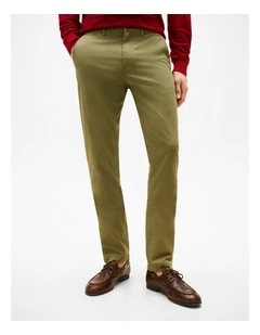 1985 Essential Bleecker Slim Fit Chinos in Green