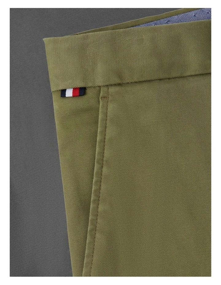 1985 Essential Bleecker Slim Fit Chinos in Green image 5