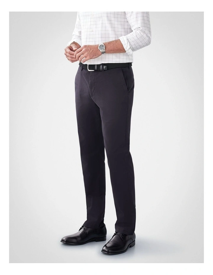 Comfort Chino Pant in Black image 4