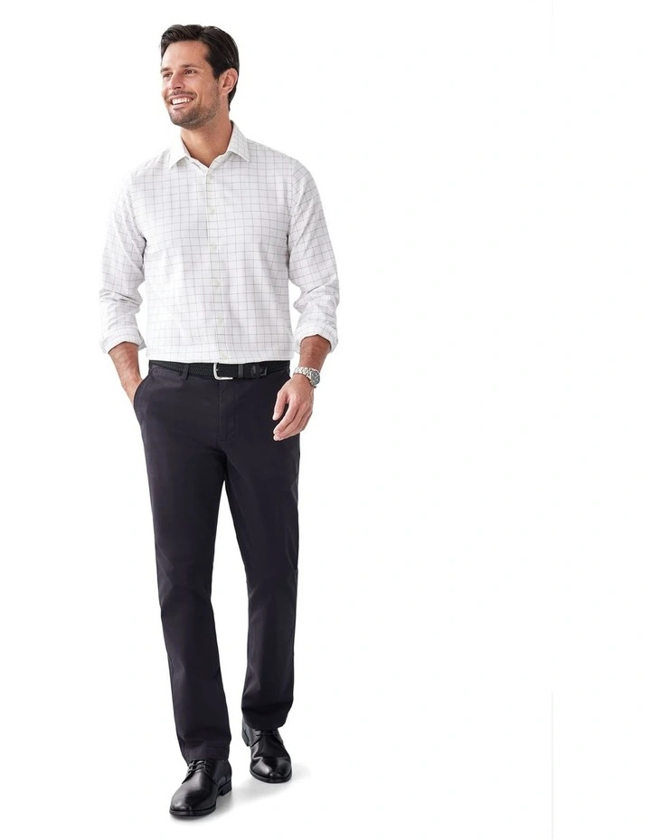 Comfort Chino Pant in Black image 5