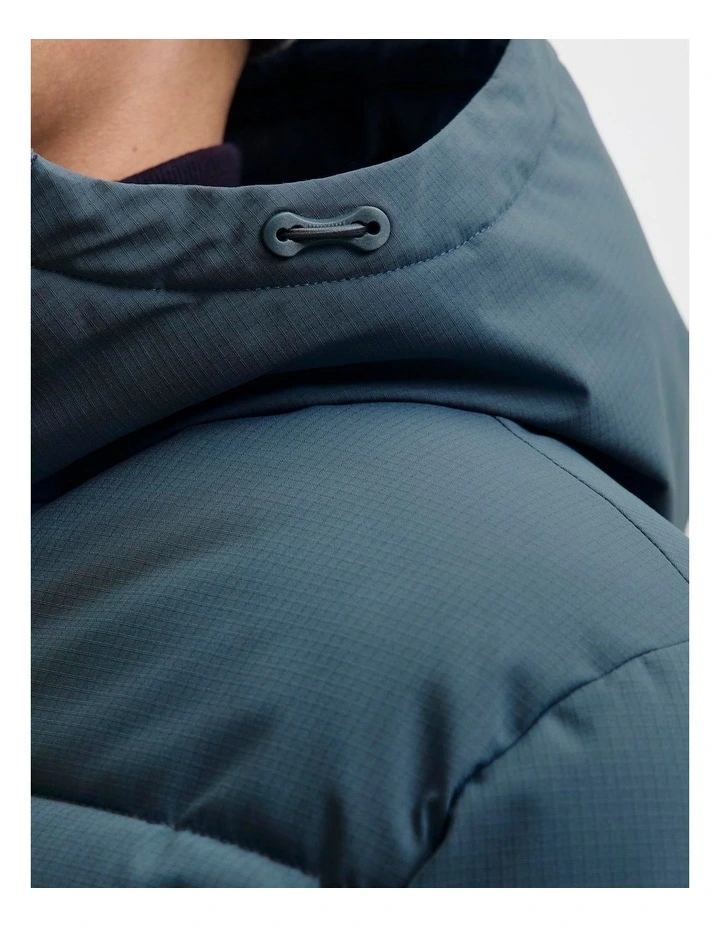 Global Puffer Jacket in Blue image 2