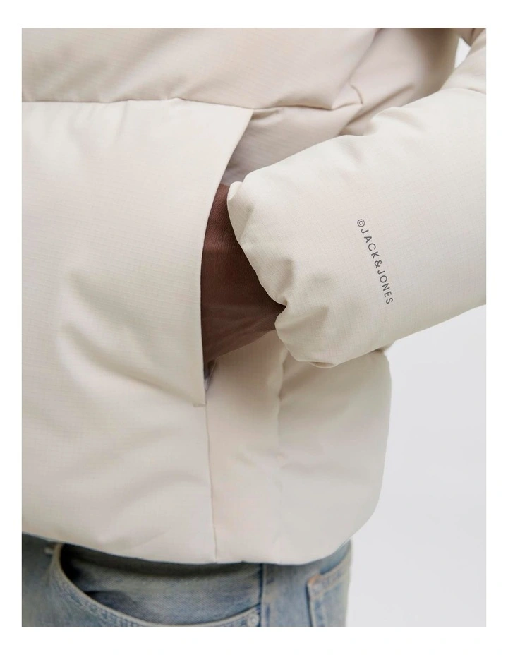 Global Puffer Jacket in White image 3