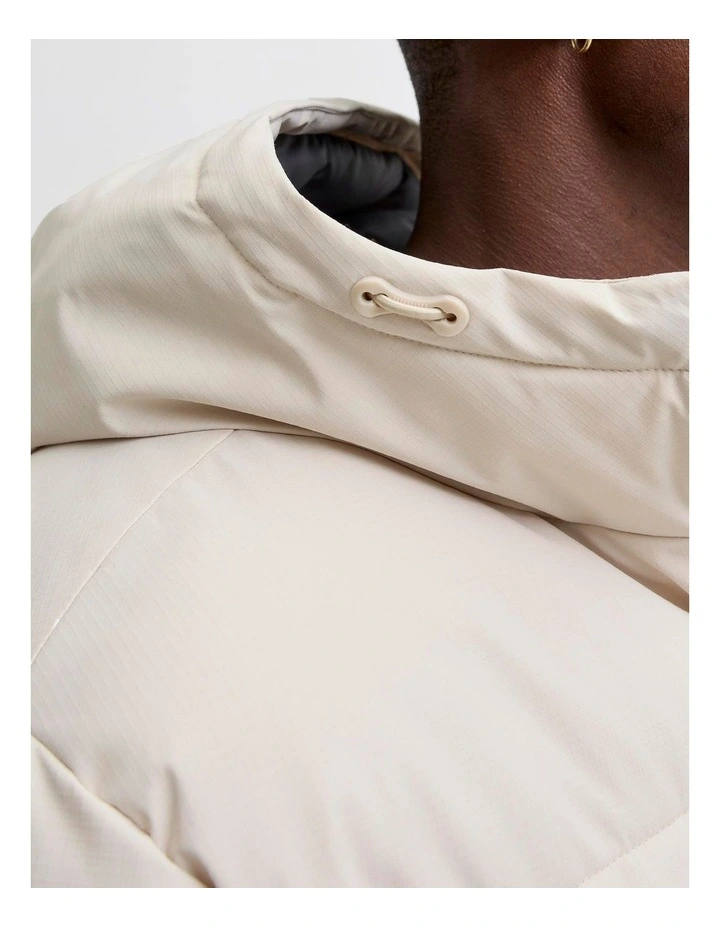 Global Puffer Jacket in White image 6