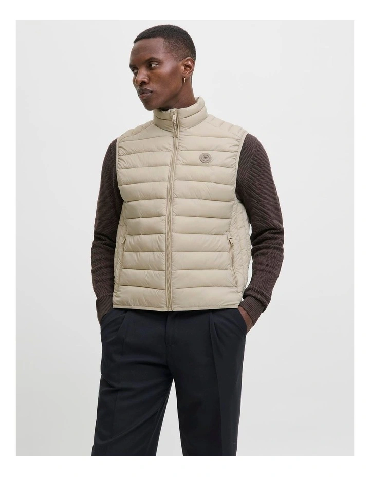 BRADLEY LIGHT PUFFER VEST image 2