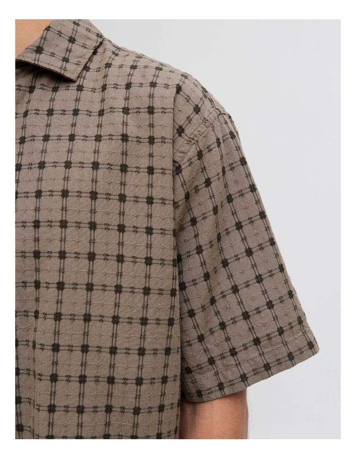 JPRBLACLIFF Dobby Short Sleeve Shirt in Beach image 5