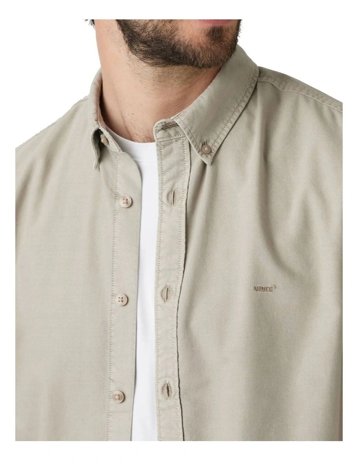 Short-Sleeve Authentic Button-Down in Green image 3