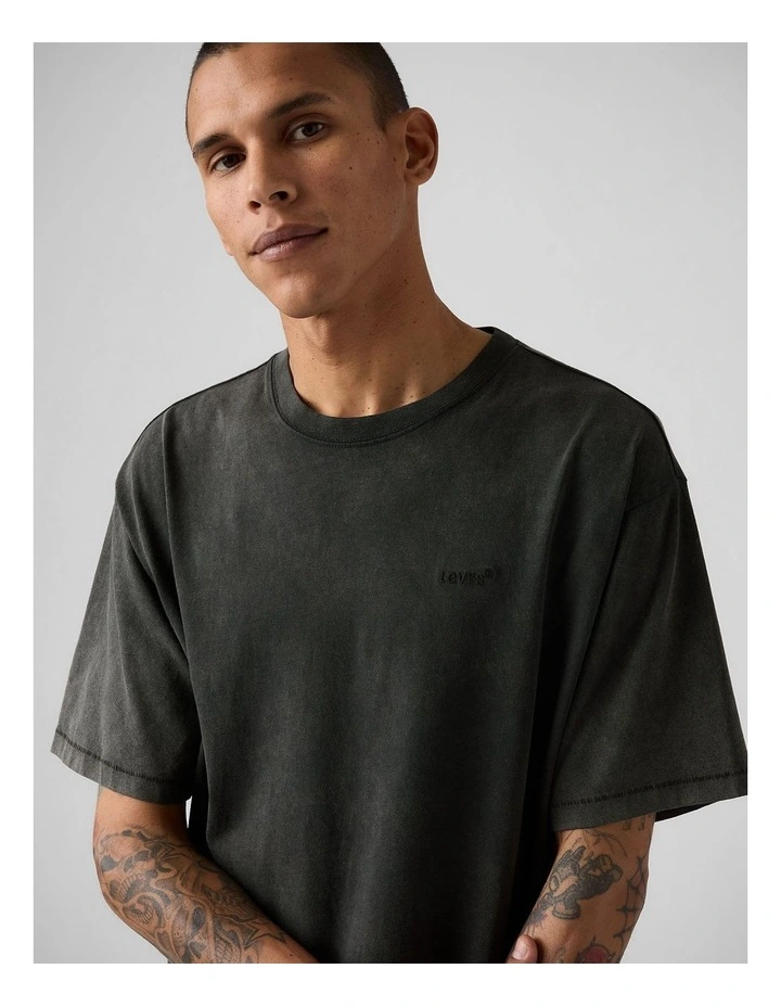 Red Tab Vintage T-Shirt in Weathered Finish Jet Black image 3