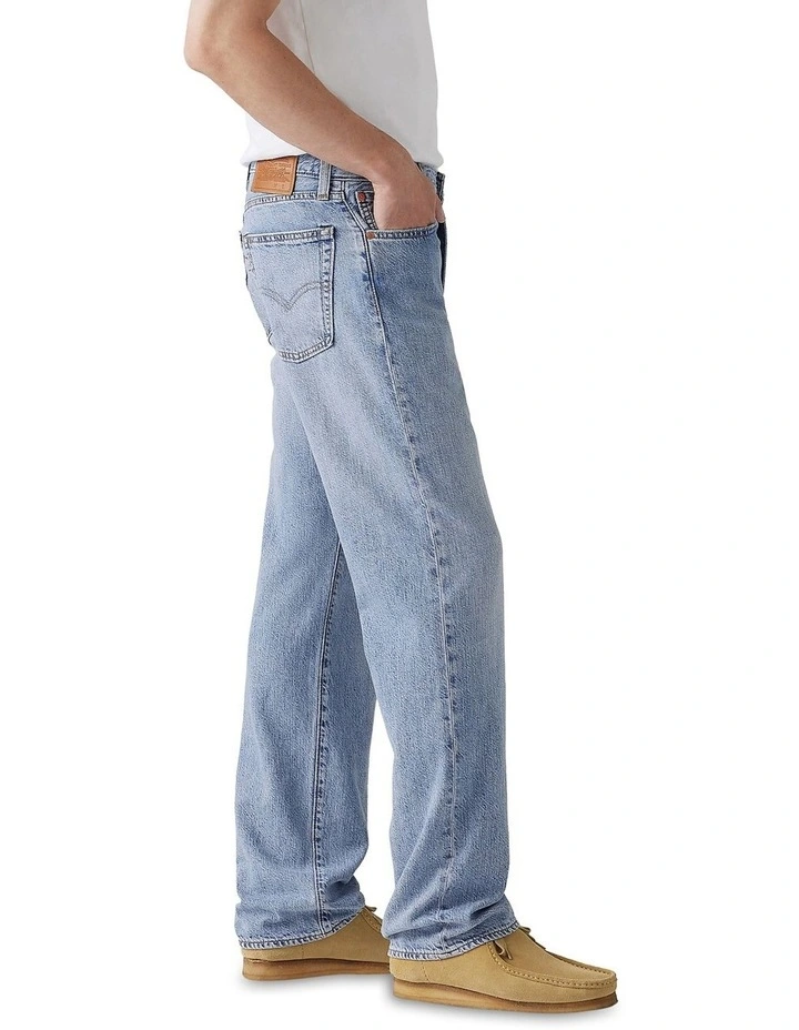 555 Relaxed Straight Lightweight Jeans in Call Me Again image 3