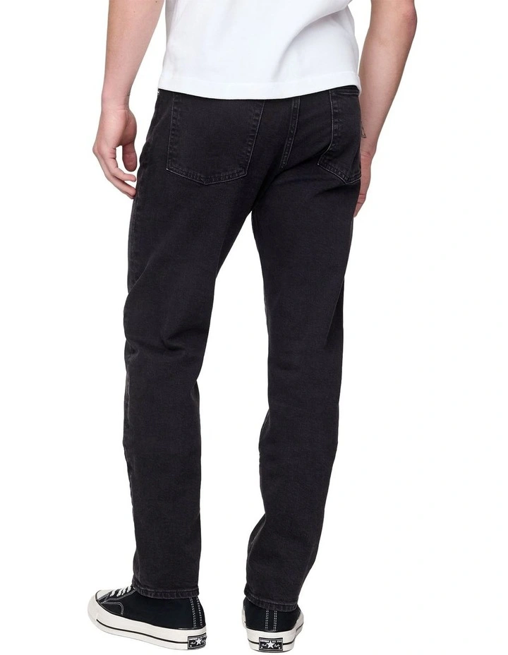 Straight Str Jeans in Black image 2