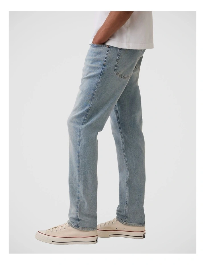 Slim Jeans in Light Wash image 3