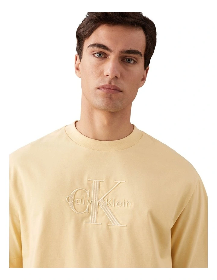 Short Sleeves Hero Monologo Embroidered 16S Crewneck Tee in Cream image 3