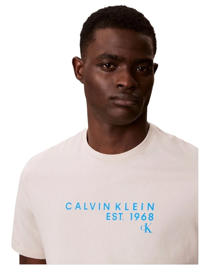 Short Sleeves Graphic Tee in Cream image 3