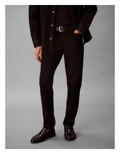Slim Tapered Jeans in Classic Black