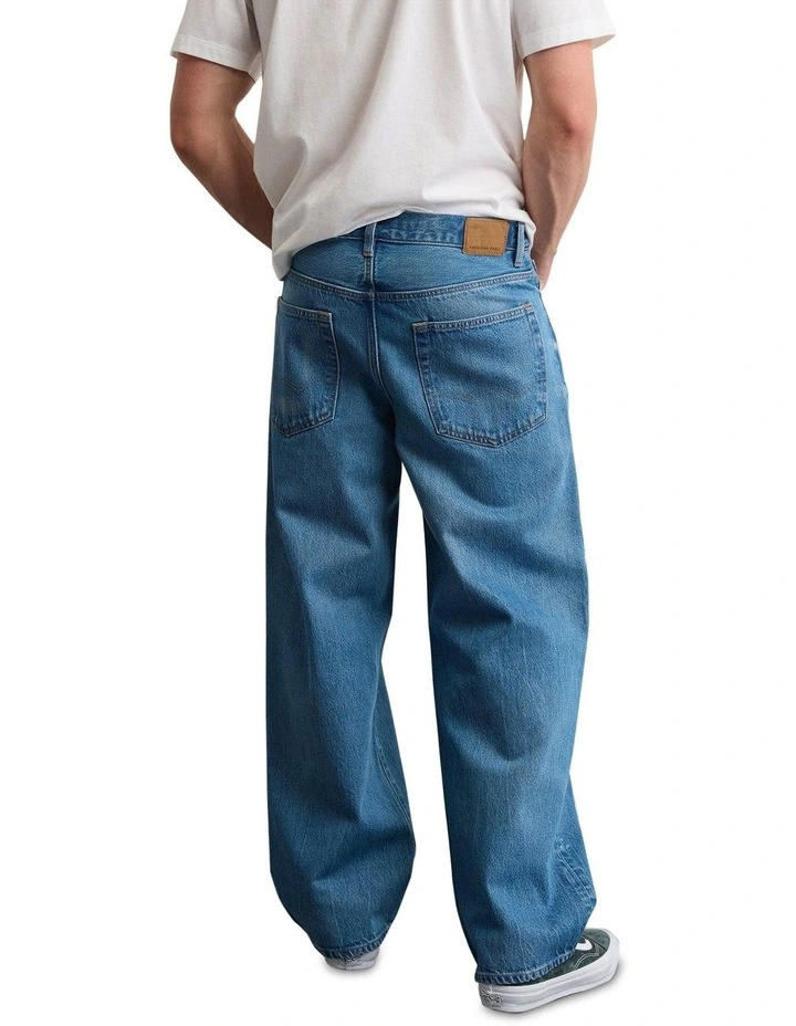 Loose Jeans in Brilliant Blue image 2