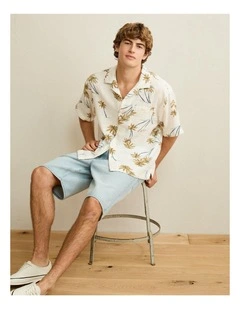 Relaxed Short-Sleeve Button-Up Shirt in Cream Palm Tree Print