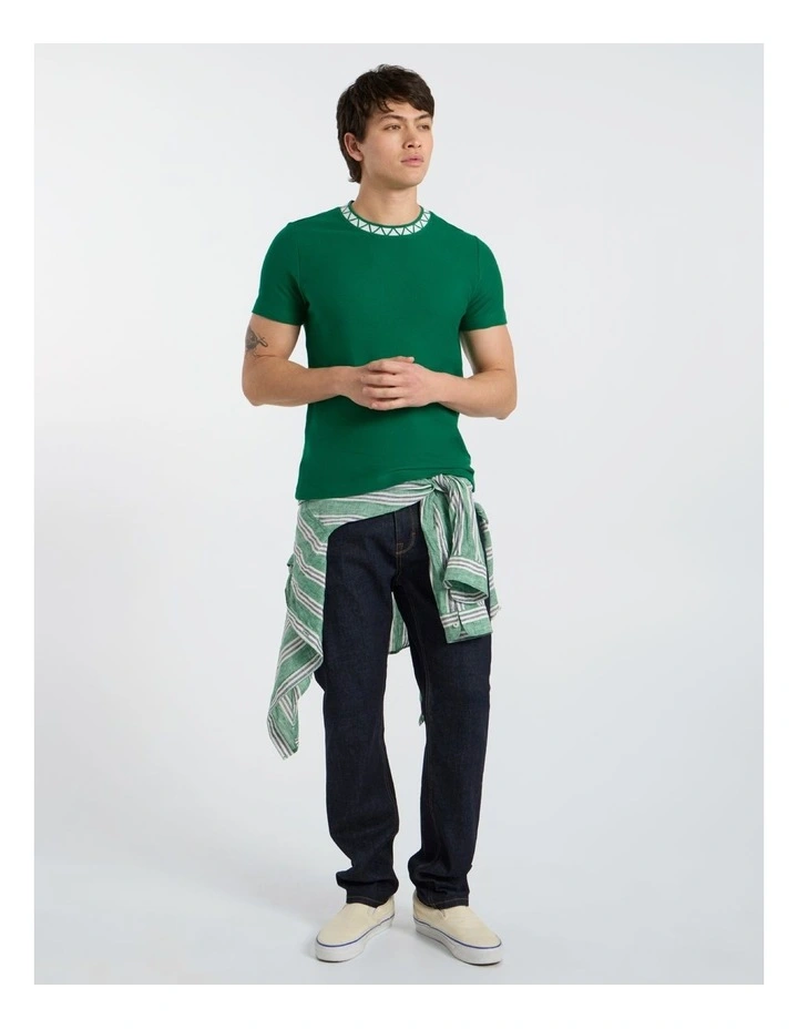 Boston Textured Tee in Racing Green image 2