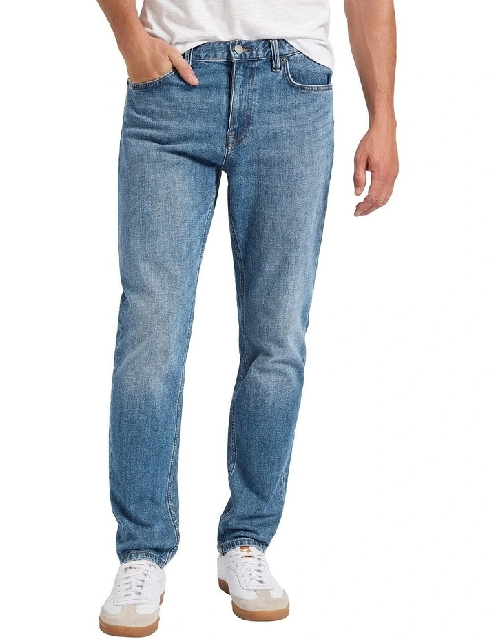 Hugo Relaxed Fit Jean in Mid Wash Vintage image 2