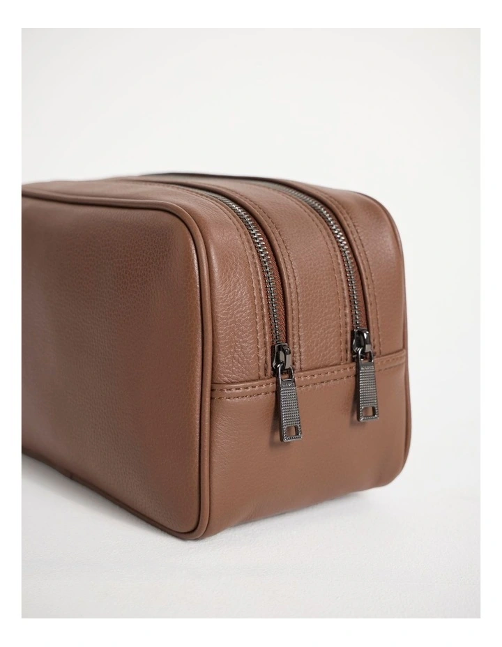 Dane Leather Washbag in Tan image 4