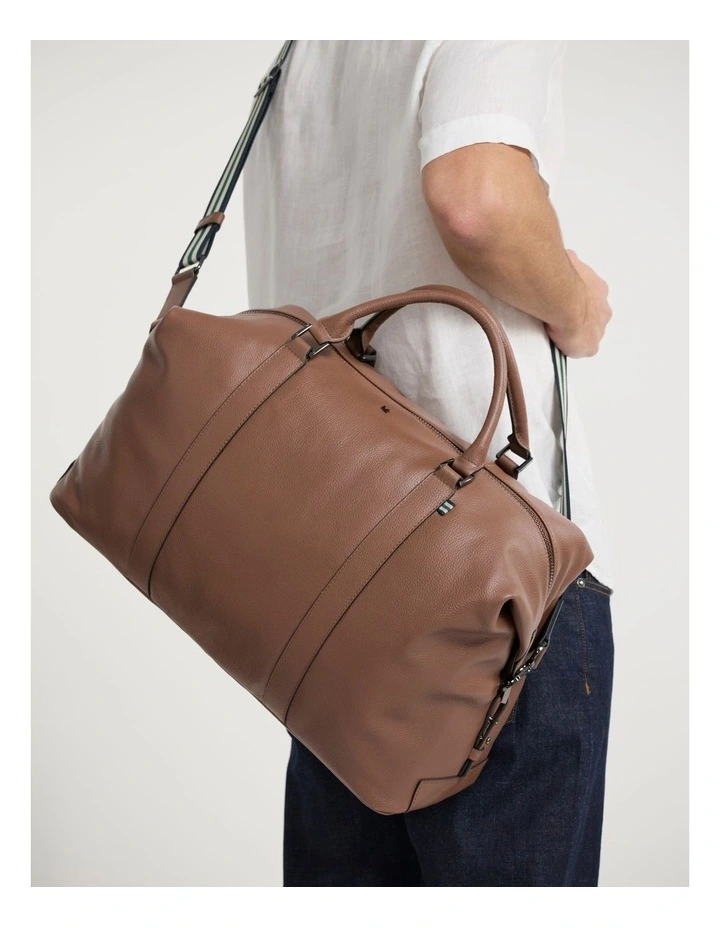 Dane Leather Holdall in Tan image 2