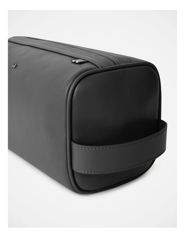 Hayden Leather Washbag in Black image 3