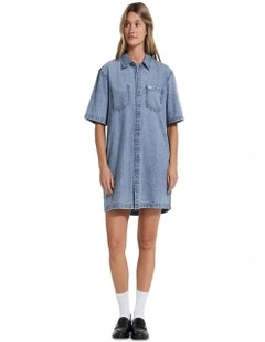 Short Sleeve Dress in Mid Wash