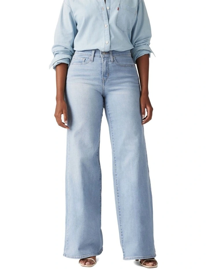 Shaping Wide-Leg Jeans 318 in Tall Glass Of Water image 1