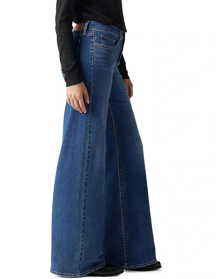 318 Shaping Wide-Leg Jeans in Blue image 3