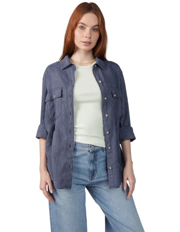 Weekend Vibes Long-Sleeve Button-Up Shirt in Navy
