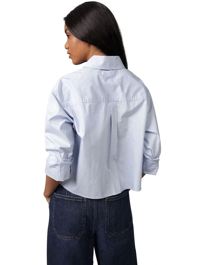 Perfect Shirt Franchise Ls Poplin Shirt Cropped in Light Blue image 2