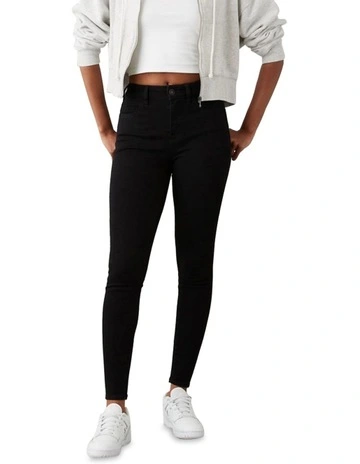 Dream High-Waisted Jegging in Proper Black
