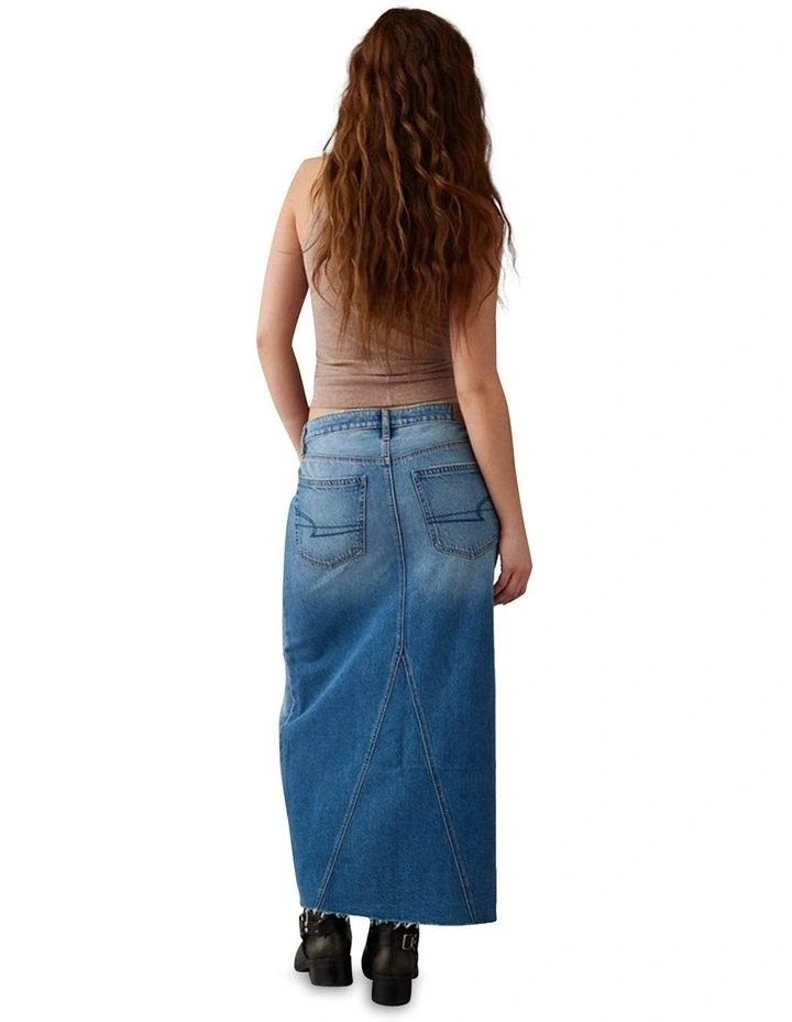 Low-Rise Denim Maxi Skirt in Blue image 2